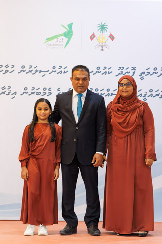 Councillors taking oath during the 5th term Fonadhoo Council ceremony and members appointed to the Women’s Development Committee
