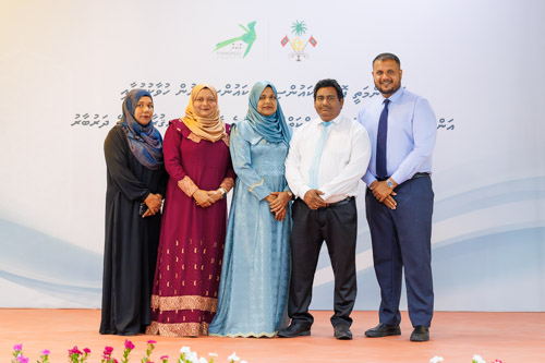 Councillors taking oath during the 5th term Fonadhoo Council ceremony and members appointed to the Women’s Development Committee