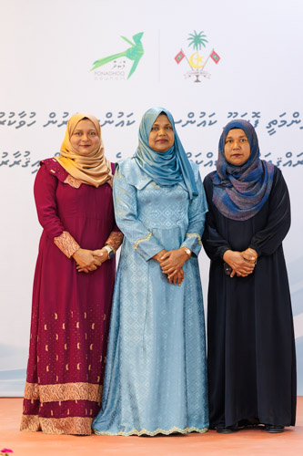 Councillors taking oath during the 5th term Fonadhoo Council ceremony and members appointed to the Women’s Development Committee