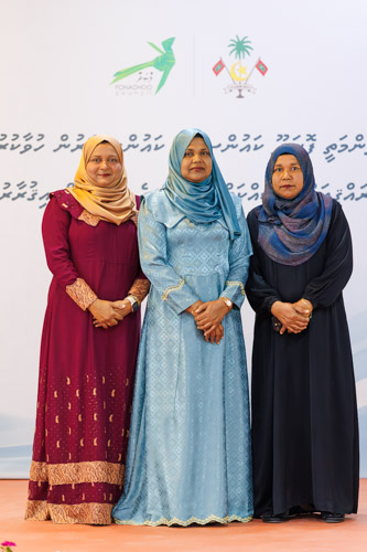 Councillors taking oath during the 5th term Fonadhoo Council ceremony and members appointed to the Women’s Development Committee