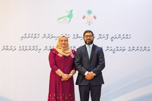 Councillors taking oath during the 5th term Fonadhoo Council ceremony and members appointed to the Women’s Development Committee