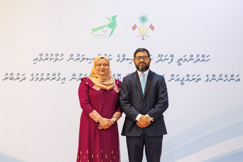 Councillors taking oath during the 5th term Fonadhoo Council ceremony and members appointed to the Women’s Development Committee
