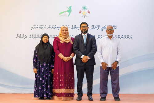 Councillors taking oath during the 5th term Fonadhoo Council ceremony and members appointed to the Women’s Development Committee