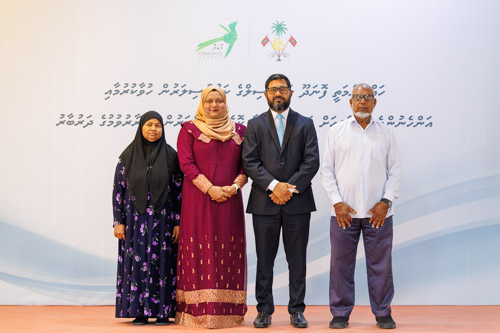 Councillors taking oath during the 5th term Fonadhoo Council ceremony and members appointed to the Women’s Development Committee