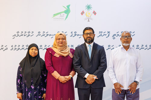 Councillors taking oath during the 5th term Fonadhoo Council ceremony and members appointed to the Women’s Development Committee