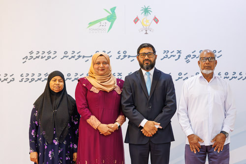 Councillors taking oath during the 5th term Fonadhoo Council ceremony and members appointed to the Women’s Development Committee