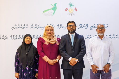 Councillors taking oath during the 5th term Fonadhoo Council ceremony and members appointed to the Women’s Development Committee
