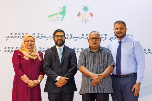 Councillors taking oath during the 5th term Fonadhoo Council ceremony and members appointed to the Women’s Development Committee