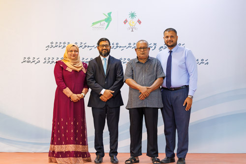 Councillors taking oath during the 5th term Fonadhoo Council ceremony and members appointed to the Women’s Development Committee