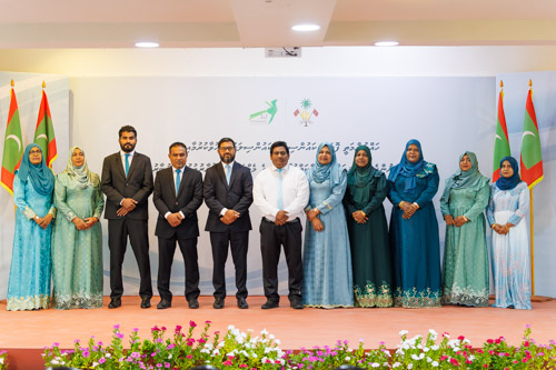 Councillors taking oath during the 5th term Fonadhoo Council ceremony and members appointed to the Women’s Development Committee