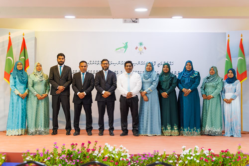 Councillors taking oath during the 5th term Fonadhoo Council ceremony and members appointed to the Women’s Development Committee