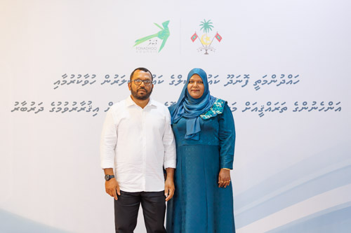 Councillors taking oath during the 5th term Fonadhoo Council ceremony and members appointed to the Women’s Development Committee