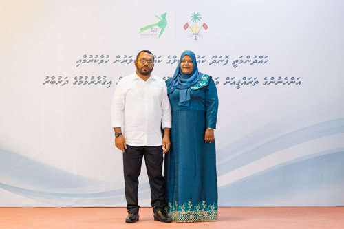 Councillors taking oath during the 5th term Fonadhoo Council ceremony and members appointed to the Women’s Development Committee