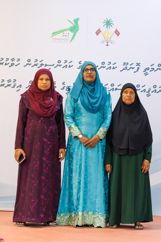 Councillors taking oath during the 5th term Fonadhoo Council ceremony and members appointed to the Women’s Development Committee