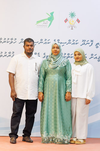 Councillors taking oath during the 5th term Fonadhoo Council ceremony and members appointed to the Women’s Development Committee