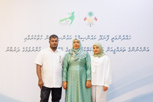 Councillors taking oath during the 5th term Fonadhoo Council ceremony and members appointed to the Women’s Development Committee