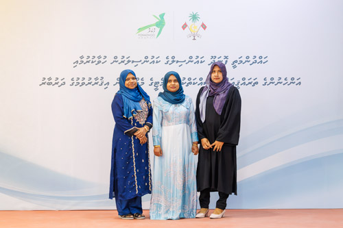 Councillors taking oath during the 5th term Fonadhoo Council ceremony and members appointed to the Women’s Development Committee