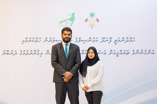 Councillors taking oath during the 5th term Fonadhoo Council ceremony and members appointed to the Women’s Development Committee
