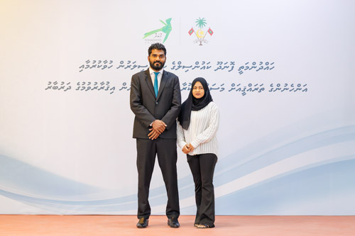 Councillors taking oath during the 5th term Fonadhoo Council ceremony and members appointed to the Women’s Development Committee