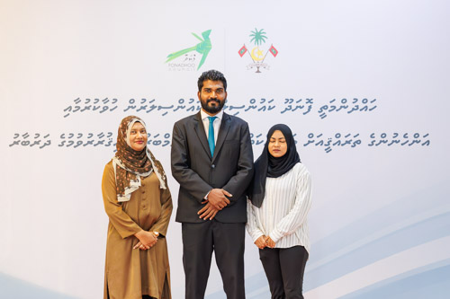 Councillors taking oath during the 5th term Fonadhoo Council ceremony and members appointed to the Women’s Development Committee