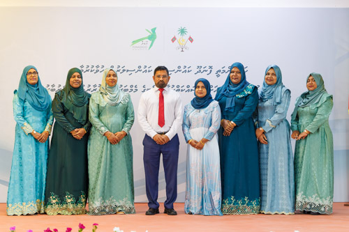Councillors taking oath during the 5th term Fonadhoo Council ceremony and members appointed to the Women’s Development Committee