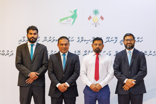 Councillors taking oath during the 5th term Fonadhoo Council ceremony and members appointed to the Women’s Development Committee