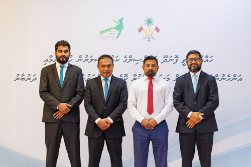 Councillors taking oath during the 5th term Fonadhoo Council ceremony and members appointed to the Women’s Development Committee