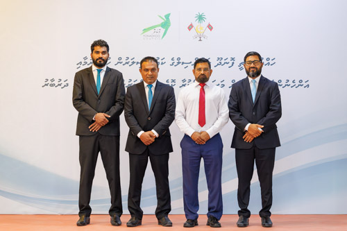 Councillors taking oath during the 5th term Fonadhoo Council ceremony and members appointed to the Women’s Development Committee