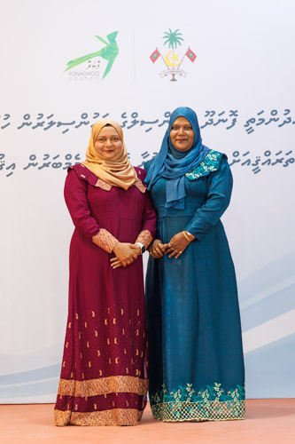 Councillors taking oath during the 5th term Fonadhoo Council ceremony and members appointed to the Women’s Development Committee