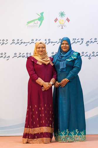 Councillors taking oath during the 5th term Fonadhoo Council ceremony and members appointed to the Women’s Development Committee