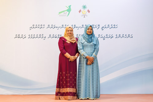 Councillors taking oath during the 5th term Fonadhoo Council ceremony and members appointed to the Women’s Development Committee