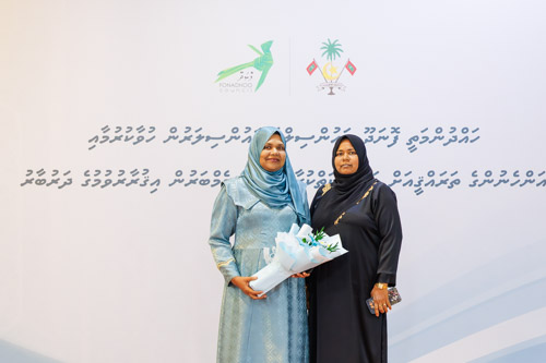 Councillors taking oath during the 5th term Fonadhoo Council ceremony and members appointed to the Women’s Development Committee