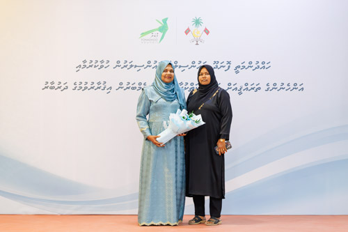 Councillors taking oath during the 5th term Fonadhoo Council ceremony and members appointed to the Women’s Development Committee