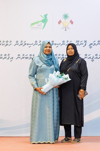 Councillors taking oath during the 5th term Fonadhoo Council ceremony and members appointed to the Women’s Development Committee
