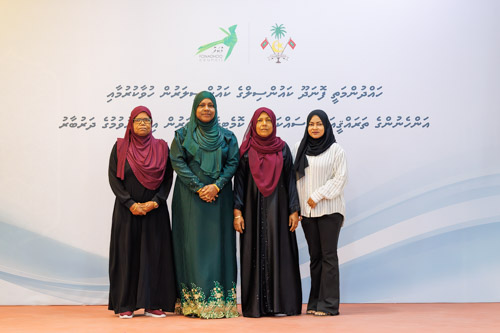 Councillors taking oath during the 5th term Fonadhoo Council ceremony and members appointed to the Women’s Development Committee