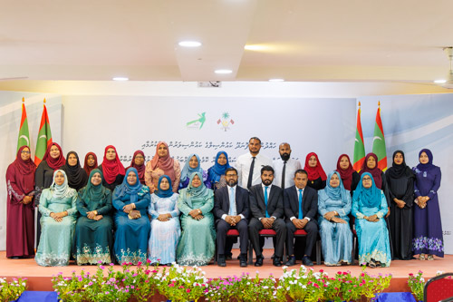Councillors taking oath during the 5th term Fonadhoo Council ceremony and members appointed to the Women’s Development Committee