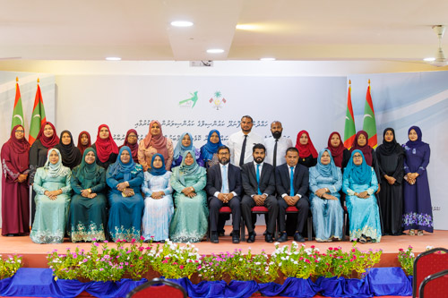 Councillors taking oath during the 5th term Fonadhoo Council ceremony and members appointed to the Women’s Development Committee