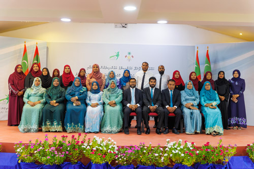 Councillors taking oath during the 5th term Fonadhoo Council ceremony and members appointed to the Women’s Development Committee