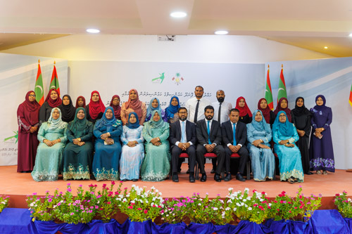 Councillors taking oath during the 5th term Fonadhoo Council ceremony and members appointed to the Women’s Development Committee