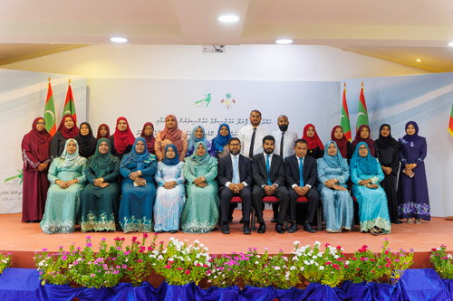 Councillors taking oath during the 5th term Fonadhoo Council ceremony and members appointed to the Women’s Development Committee